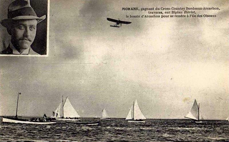 Paul Morane survolant le Bassin d'Arcachon. Septembre 1910